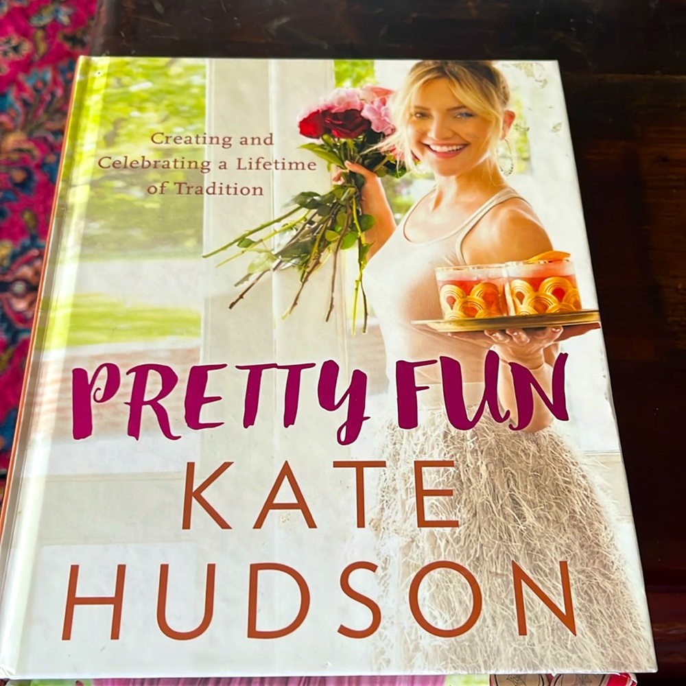 KATE HUDSON- Pretty Fun hardcover book new